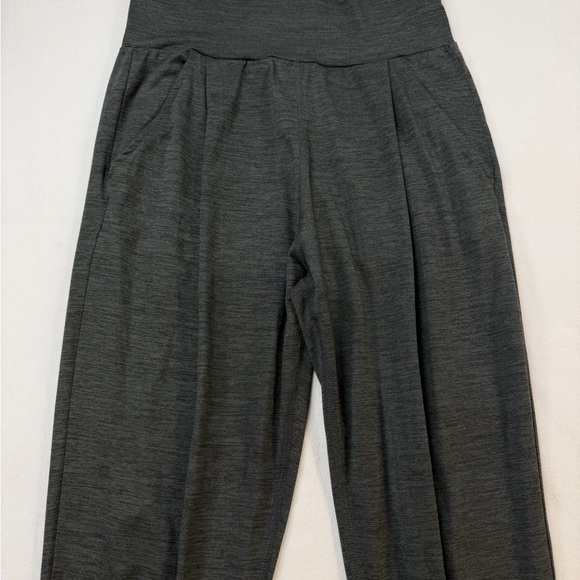 Vuori Women’s Lux At Ease Harem Jogger Size Small EUC - Picture 2 of 6